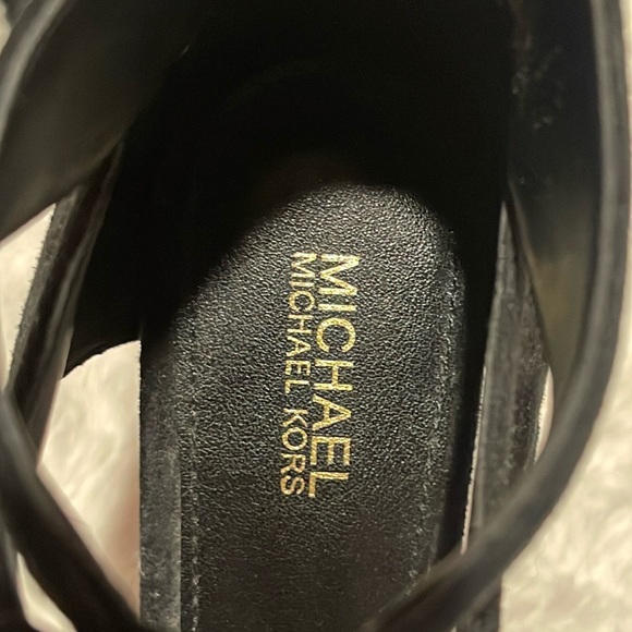 Michael Kors Rabbit Fur Heels - SIZE: 6 - Picture 4 of 7